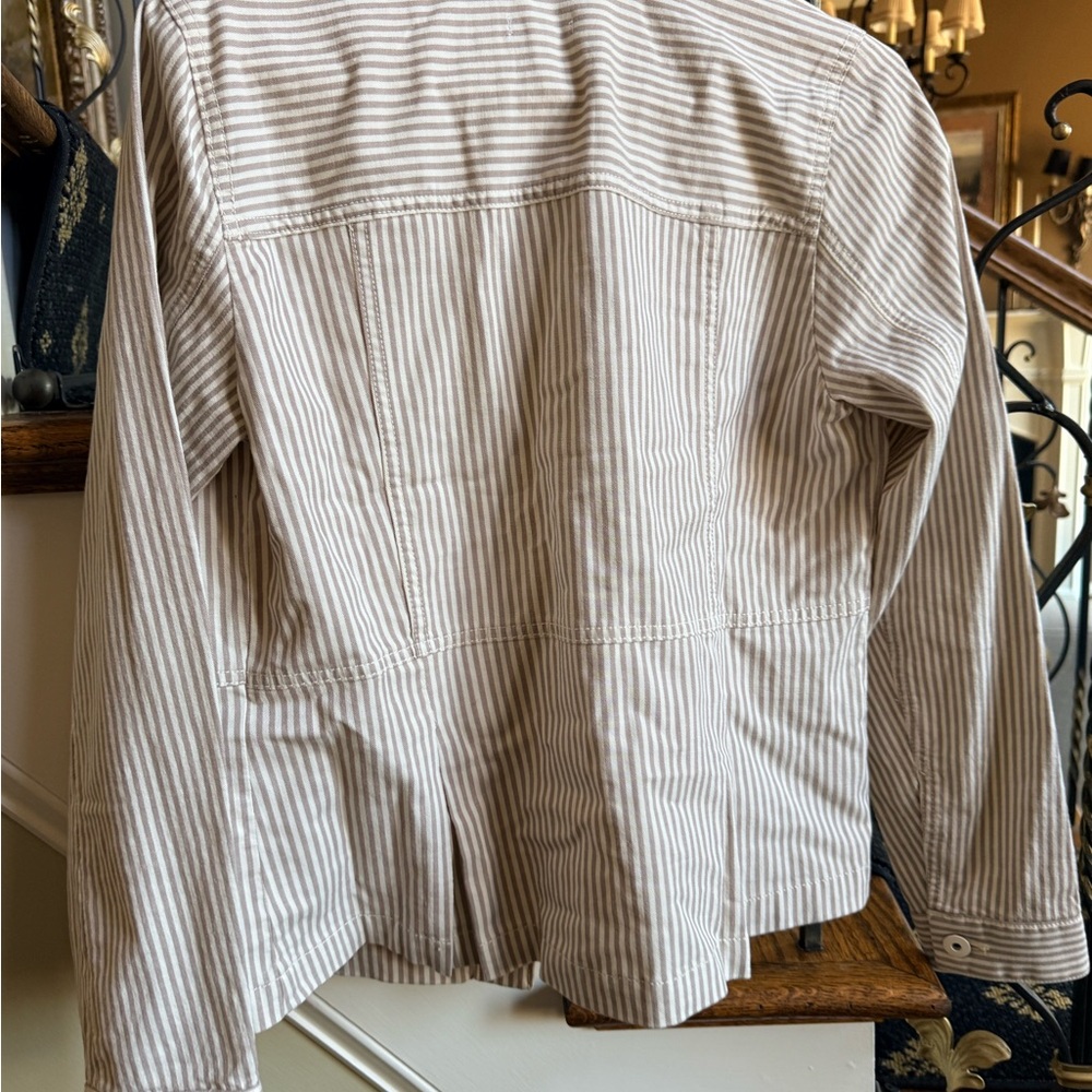 Jjill NWT Cappucbrly lightweight jacket. Size S metal buttons. Pockets. Striped - Picture 7 of 10